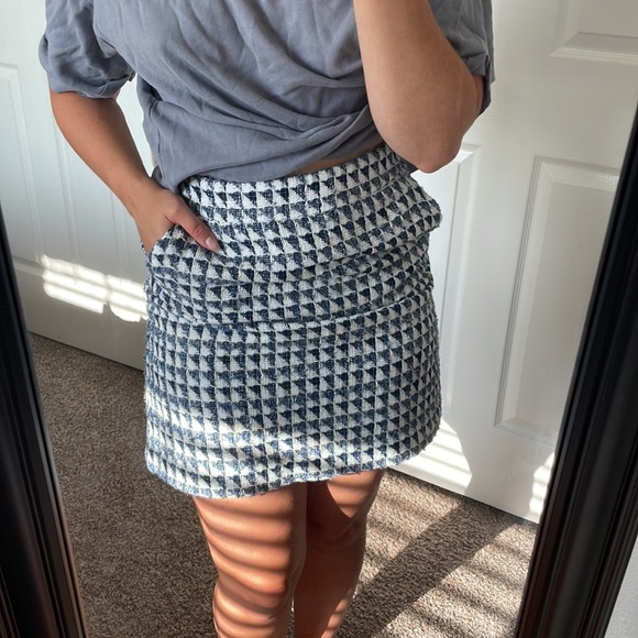 LOFT Tweed Triangle Blue and White Pencil Skirt with Pockets - Picture 3 of 7